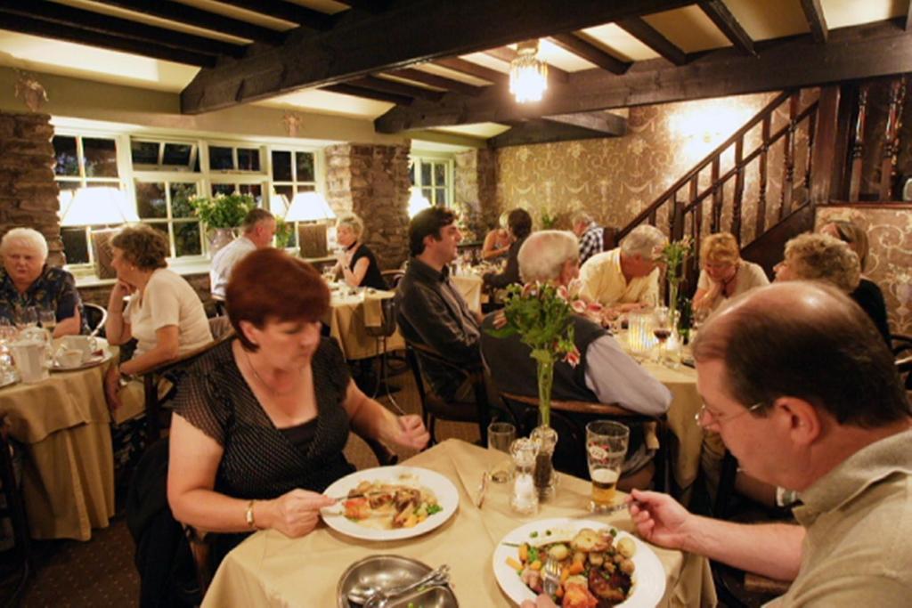 Bear Crickhowell Exterior photo