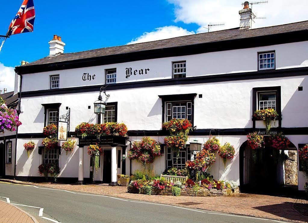 Bear Crickhowell Exterior photo